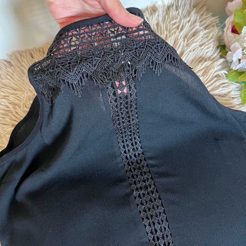 SOLD SOLD SOLD Sleeveless top